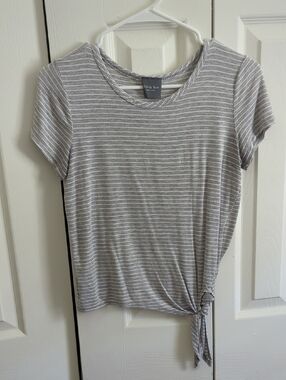 Olivia Rae Gray & White Striped Short-Sleeve Tie-Side Tee